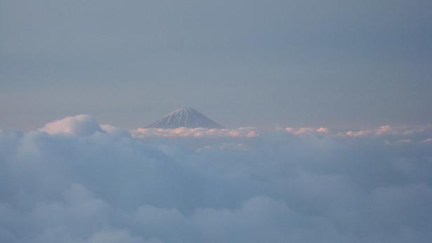 雲上の富士山.JPG